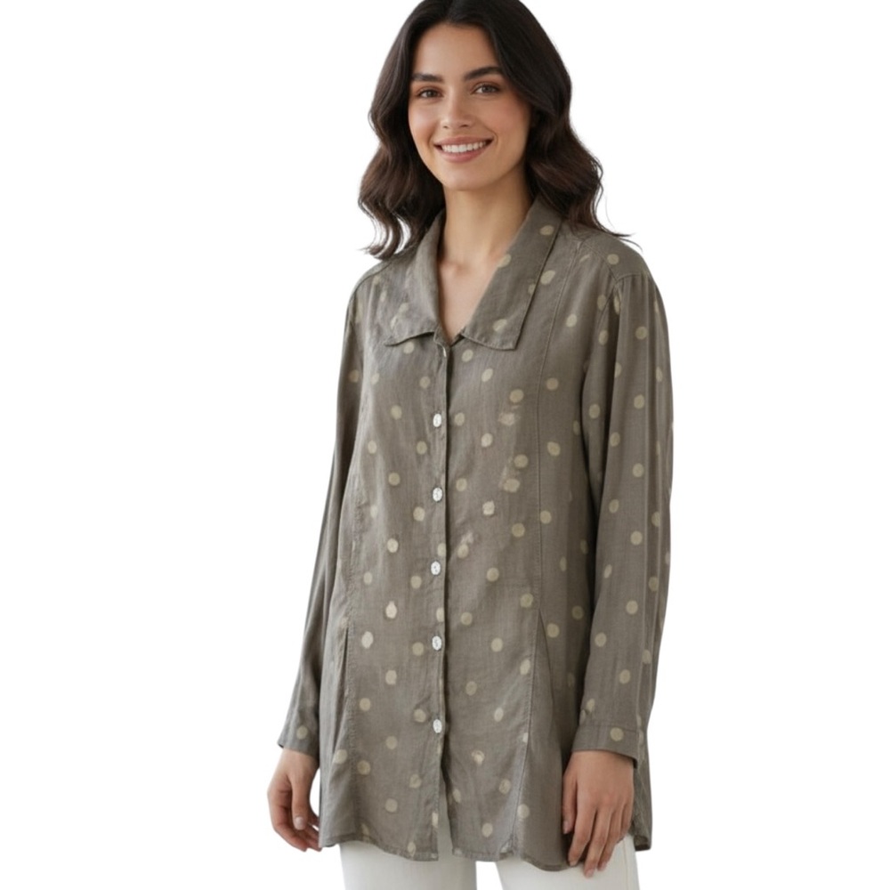 Cut Loose 100% Linen Button Front Shirt in Taupe Polka Dot Bottom Half Pleated - Picture 2 of 8